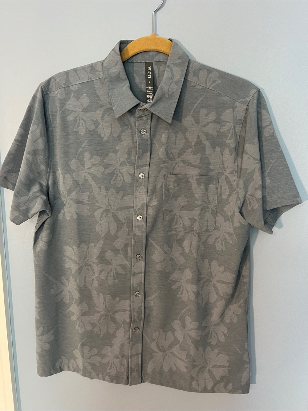 Vuori Men's Gray Floral Short Sleeve Button-Down Shirt